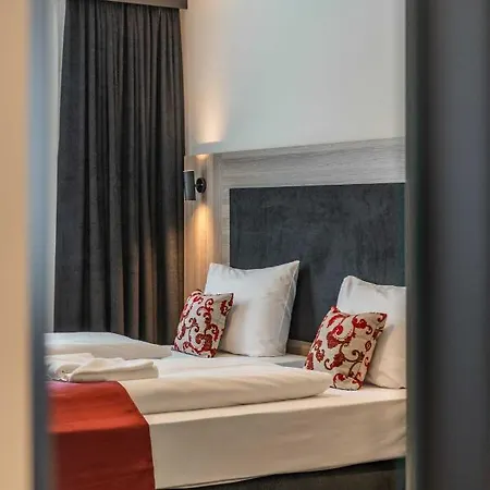 Hotel Abasto 3*
