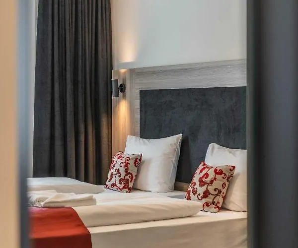 Hotel Abasto 3*